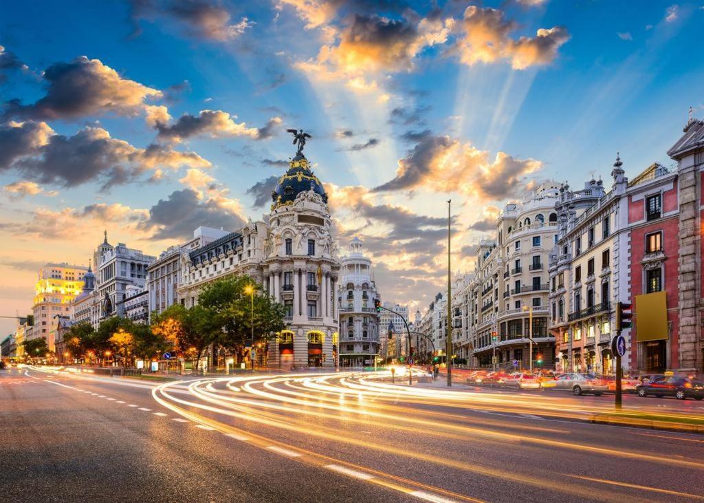 M&F 7 Rooms/7 Bathrooms Over Gran Via Madrid Exterior foto